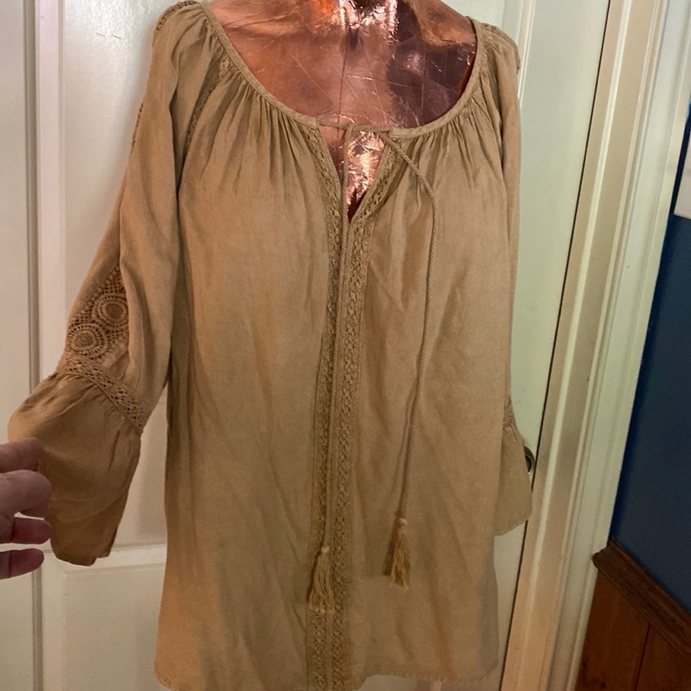 Size XL, ladies gold colored blouse